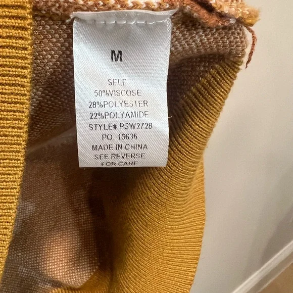 Polagram: Floral Mustard Pull Over Sweater with collar Size M - Picture 6 of 6